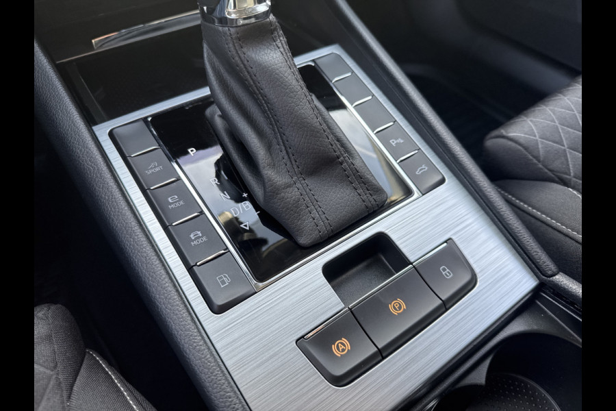 Škoda Superb Combi iV 218PK DSG HYBRID BUSINESS CAMERA/NAVI/STUURVERW.