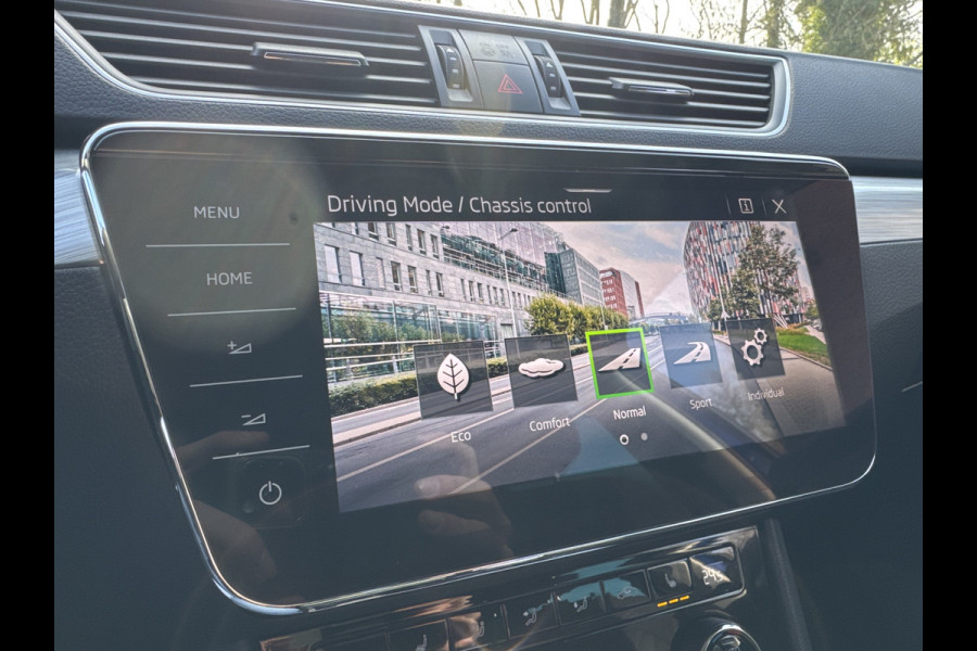 Škoda Superb Combi iV 218PK DSG HYBRID BUSINESS CAMERA/NAVI/STUURVERW.