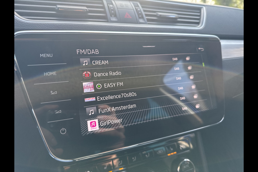 Škoda Superb Combi iV 218PK DSG HYBRID BUSINESS CAMERA/NAVI/STUURVERW.