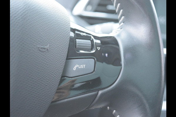 Peugeot 308 1.2 PureTech Allure NAVI & CARPLAY | PARKEERSENSOREN | E.C.C. |