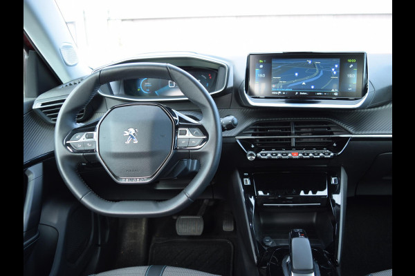 Peugeot e-2008 EV Allure Pack 50 kWh SOH 95% | STOELVERWARMING | CAMERA MET SENSOREN | NAVI & CARPLAY |