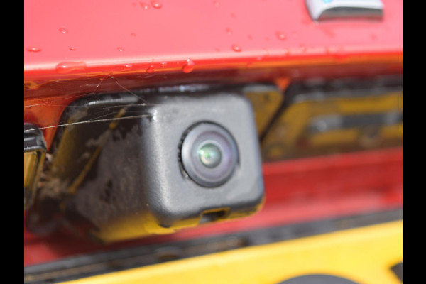 Peugeot e-2008 EV Allure Pack 50 kWh SOH 95% | STOELVERWARMING | CAMERA MET SENSOREN | NAVI & CARPLAY |