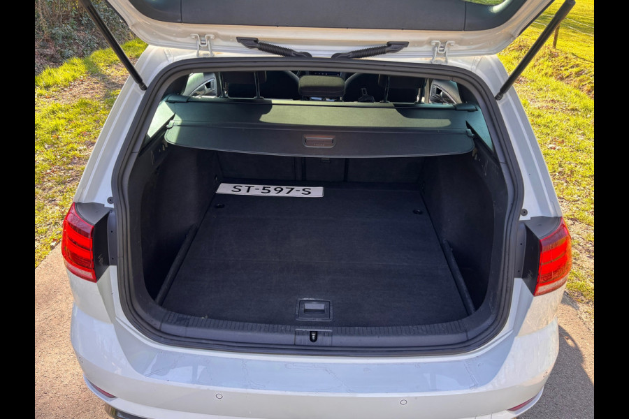 Volkswagen Golf Variant 1.5 TSI Highline Business R | DSG + Cruise + Pano |