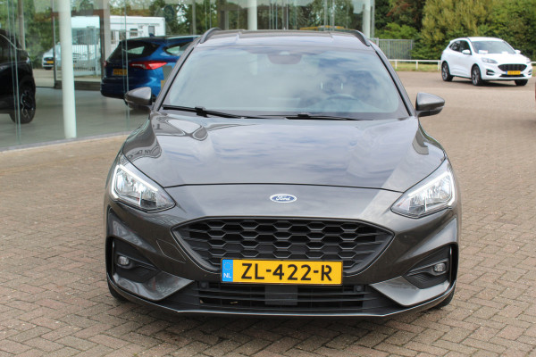 Ford FOCUS Wagon 1.0-125pk EcoBoost ST-Line AUTOMAAT ! Heel erg nette en goed onderhouden Ford Focus ST-Line wagon automaat. Volautm. airco dual, stoel-, stuur- en voorraamverw., camera, trekhaak, navigatie, telefoonvoorb., LM wln, cruise cntrl, skiluik etc., etc....