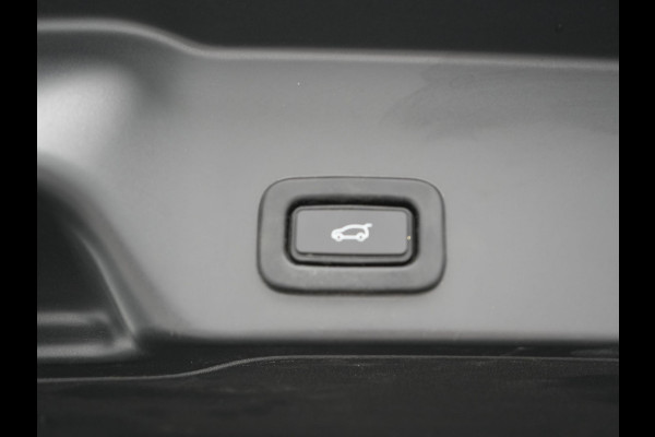 Land Rover Range Rover Evoque P200 AWD R-Dynamic | Afneembare Trekhaak | Meridian Audio | 20" L.M | Lederen Sportstoelen Memory & Verwarmd | Apple Carplay | Camera | LED |