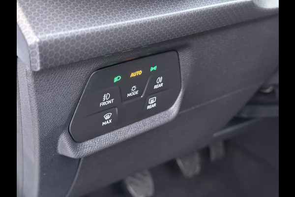Seat Leon T 111pk Adap.Cruise Apple Carplay Android Camera Stoel+Stuurverwarming Pdc Navi* Ecc Business Lmv 19" Isofix DAB Led Front Assist Keyless-Go