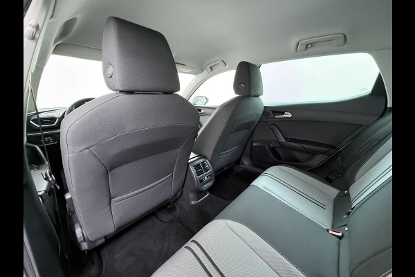 Seat Leon T 111pk Adap.Cruise Apple Carplay Android Camera Stoel+Stuurverwarming Pdc Navi* Ecc Business Lmv 19" Isofix DAB Led Front Assist Keyless-Go