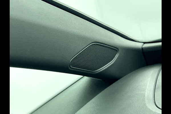 Volkswagen ID.3 Life 58 kWh Airco ECC Full LED Navi Carplay PDC VA+ Camera Adaptive Cruise Control 18" LM Velgen