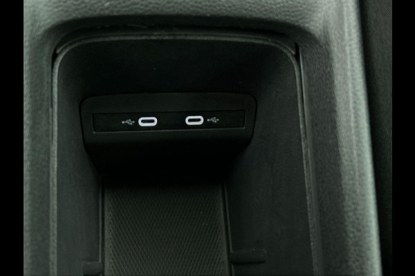 Volkswagen ID.3 Life 58 kWh Airco ECC Full LED Navi Carplay PDC VA+ Camera Adaptive Cruise Control 18" LM Velgen