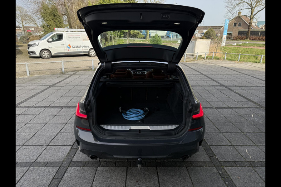 BMW 3 Serie Touring Aut. 330e High Exe. M-Sport Individual | SoH 98% | Trekhaak | Panorama | 360 Camera | Leder | VOL! |