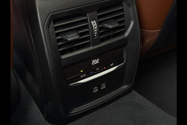 BMW 3 Serie Touring Aut. 330e High Exe. M-Sport Individual | SoH 98% | Trekhaak | Panorama | 360 Camera | Leder | VOL! |