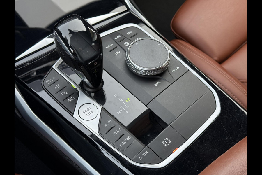 BMW 3 Serie Touring Aut. 330e High Exe. M-Sport Individual | SoH 98% | Trekhaak | Panorama | 360 Camera | Leder | VOL! |