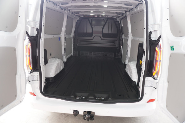 Ford E-Transit Cust. 320L L2H1 Limited 65 kWh Automaat met Powerpack Nr. V029 | Airco | Cruise | Apple CP- Android auto | Trekhaak