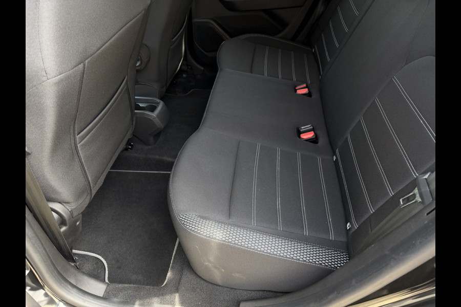 Dacia Duster 1.3 TCe Prestige / Trekhaak (1.500 KG) / Camera / Sensoren Achter / LM 17'' /