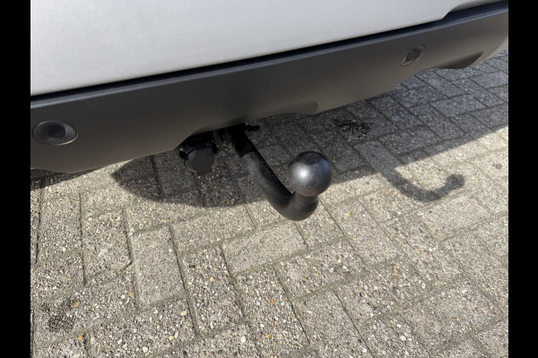 Dacia Duster 1.3 TCe Prestige / Trekhaak (1.500 KG) / Camera / Sensoren Achter / LM 17'' /