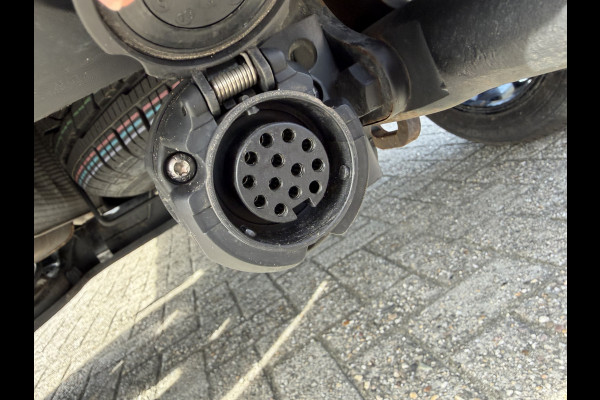 Dacia Duster 1.3 TCe Prestige / Trekhaak (1.500 KG) / Camera / Sensoren Achter / LM 17'' /