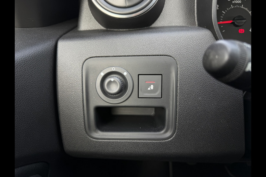 Dacia Duster 1.3 TCe Prestige / Trekhaak (1.500 KG) / Camera / Sensoren Achter / LM 17'' /