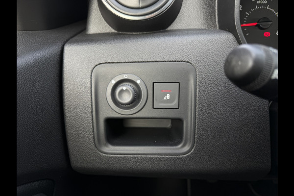 Dacia Duster 1.3 TCe Prestige / Trekhaak (1.500 KG) / Camera / Sensoren Achter / LM 17'' /