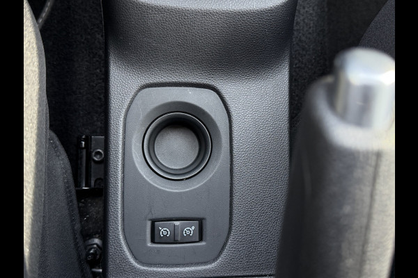 Dacia Duster 1.3 TCe Prestige / Trekhaak (1.500 KG) / Camera / Sensoren Achter / LM 17'' /