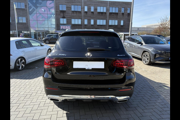 Mercedes-Benz GLC 300e 4MATIC 320pk | Plug-in Hybride | PHEV | Panoramadak | Achteruitrijcamera | Adaptive cruise control