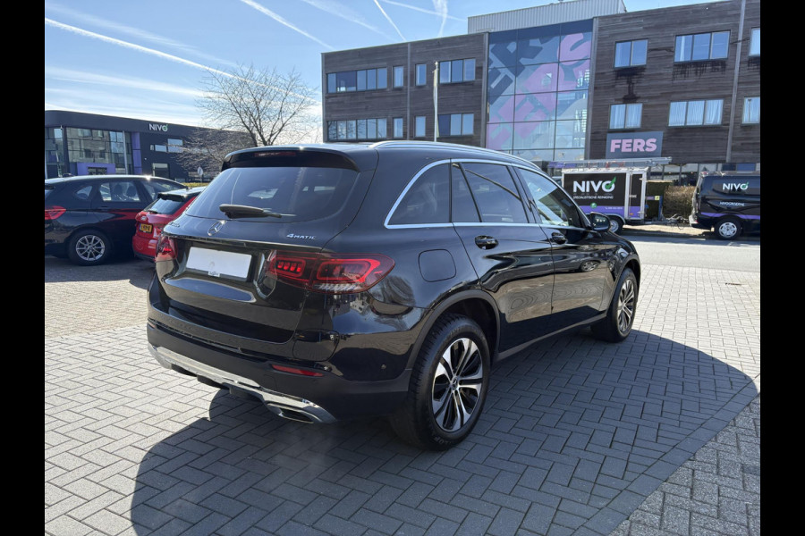 Mercedes-Benz GLC 300e 4MATIC 320pk | Plug-in Hybride | PHEV | Panoramadak | Achteruitrijcamera | Adaptive cruise control
