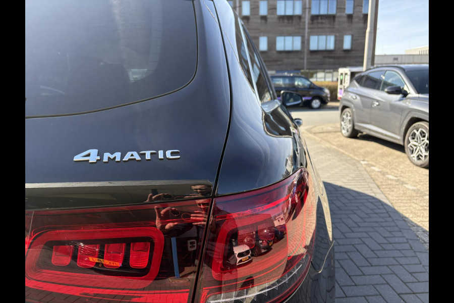 Mercedes-Benz GLC 300e 4MATIC 320pk | Plug-in Hybride | PHEV | Panoramadak | Achteruitrijcamera | Adaptive cruise control