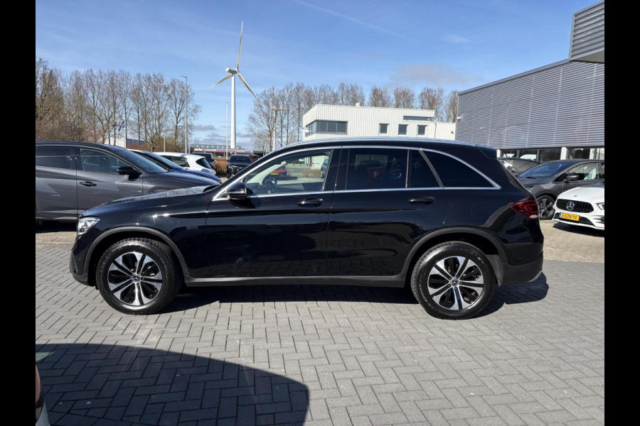 Mercedes-Benz GLC 300e 4MATIC 320pk | Plug-in Hybride | PHEV | Panoramadak | Achteruitrijcamera | Adaptive cruise control