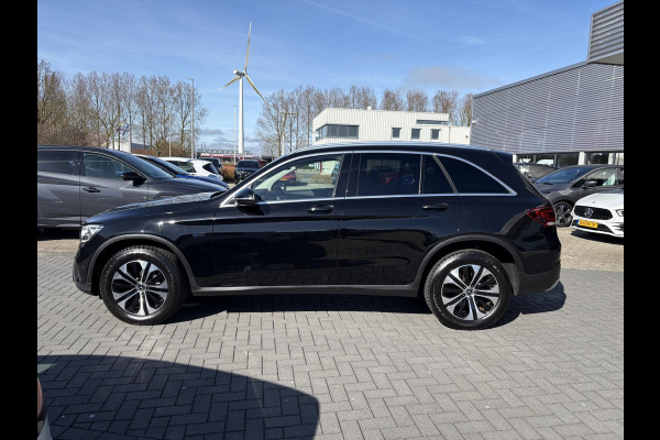 Mercedes-Benz GLC 300e 4MATIC 320pk | Plug-in Hybride | PHEV | Panoramadak | Achteruitrijcamera | Adaptive cruise control