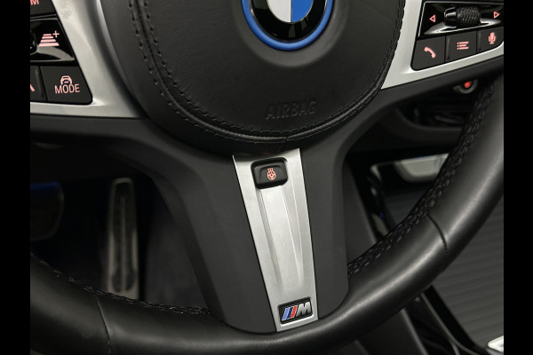 BMW iX3 M-Sport 80 kWh | Panorama | Leder | 99% SOH | ACC | Trekhaak | Memory | Camera | 3-Zone Clima | Carplay | Getint Glas | Black-Optic | Stoelverwarming | Draadloos Laden | Bovag Garantie |