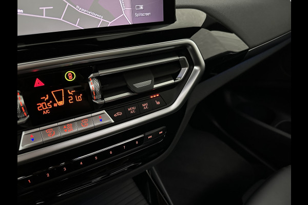 BMW iX3 M-Sport 80 kWh | Panorama | Leder | 99% SOH | ACC | Trekhaak | Memory | Camera | 3-Zone Clima | Carplay | Getint Glas | Black-Optic | Stoelverwarming | Draadloos Laden | Bovag Garantie |