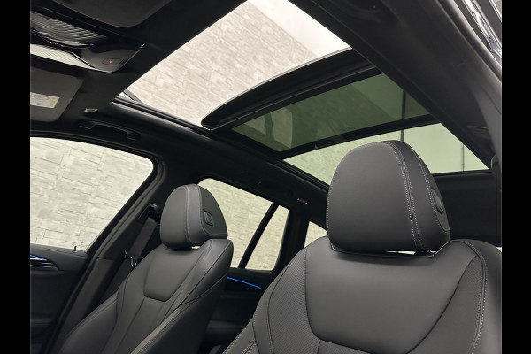 BMW iX3 M-Sport 80 kWh | Panorama | Leder | 99% SOH | ACC | Trekhaak | Memory | Camera | 3-Zone Clima | Carplay | Getint Glas | Black-Optic | Stoelverwarming | Draadloos Laden | Bovag Garantie |