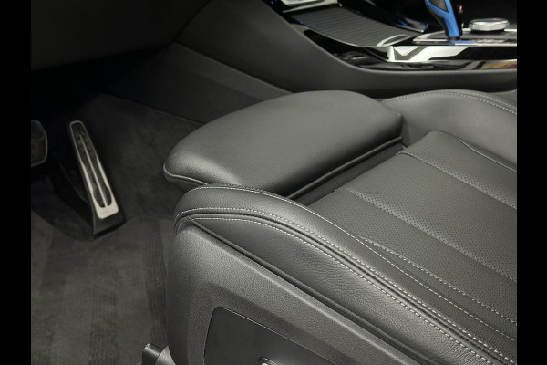 BMW iX3 M-Sport 80 kWh | Panorama | Leder | 99% SOH | ACC | Trekhaak | Memory | Camera | 3-Zone Clima | Carplay | Getint Glas | Black-Optic | Stoelverwarming | Draadloos Laden | Bovag Garantie |