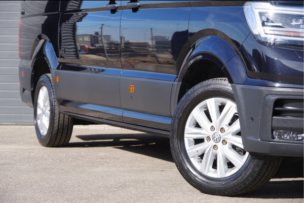 Volkswagen Crafter 35 2.0 TDI L3H3 177PK AUT. LED, ADAPT. CRUISE, STOELVERWARMING, STANDKACHEL, ERGO COMFORT STOEL GEV, CAMERA, NAVI, CLIMA, VOORRU