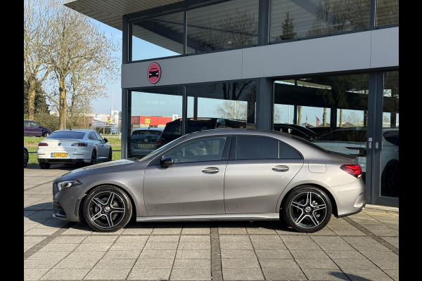 Mercedes-Benz A-Klasse 180 Aut. AMG Sport | Navi | Camera | Sfeer Verlichting |