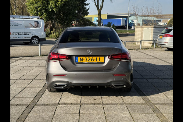 Mercedes-Benz A-Klasse 180 Aut. AMG Sport | Navi | Camera | Sfeer Verlichting |