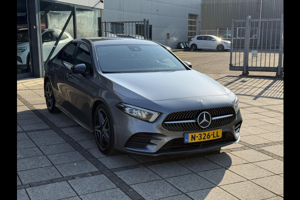 Mercedes-Benz A-Klasse 180 Aut. AMG Sport | Navi | Camera | Sfeer Verlichting |