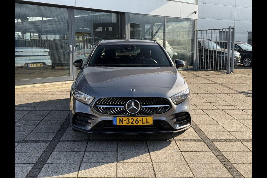 Mercedes-Benz A-Klasse 180 Aut. AMG Sport | Navi | Camera | Sfeer Verlichting |