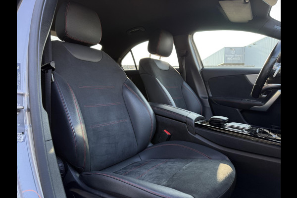 Mercedes-Benz A-Klasse 180 Aut. AMG Sport | Navi | Camera | Sfeer Verlichting |