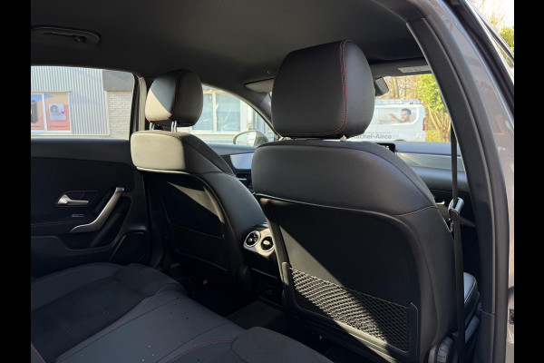 Mercedes-Benz A-Klasse 180 Aut. AMG Sport | Navi | Camera | Sfeer Verlichting |