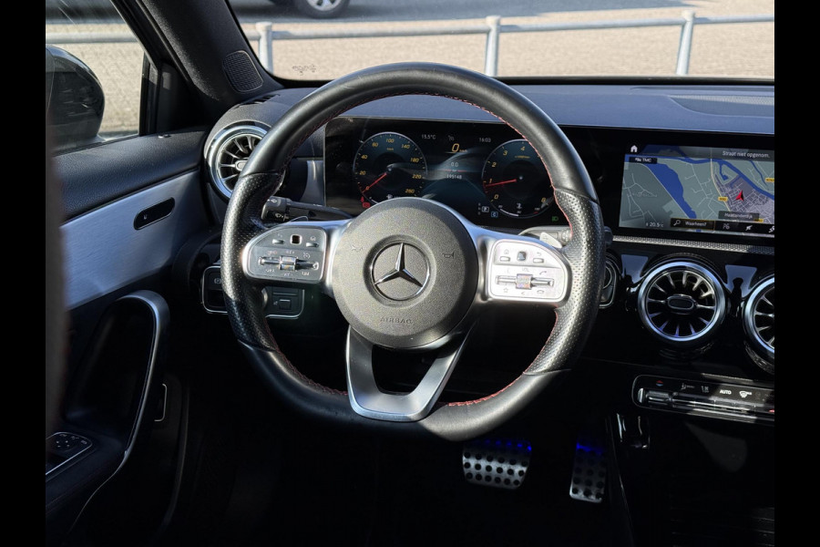 Mercedes-Benz A-Klasse 180 Aut. AMG Sport | Navi | Camera | Sfeer Verlichting |