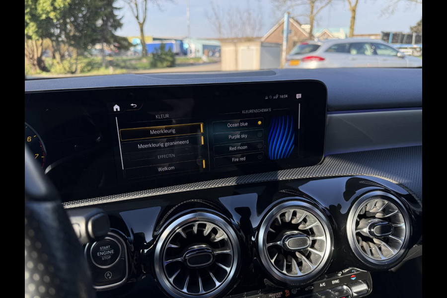 Mercedes-Benz A-Klasse 180 Aut. AMG Sport | Navi | Camera | Sfeer Verlichting |