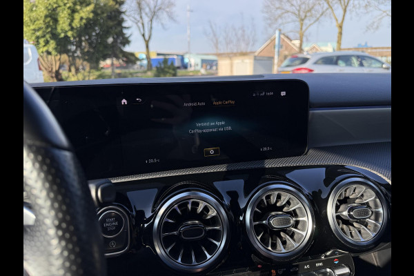 Mercedes-Benz A-Klasse 180 Aut. AMG Sport | Navi | Camera | Sfeer Verlichting |