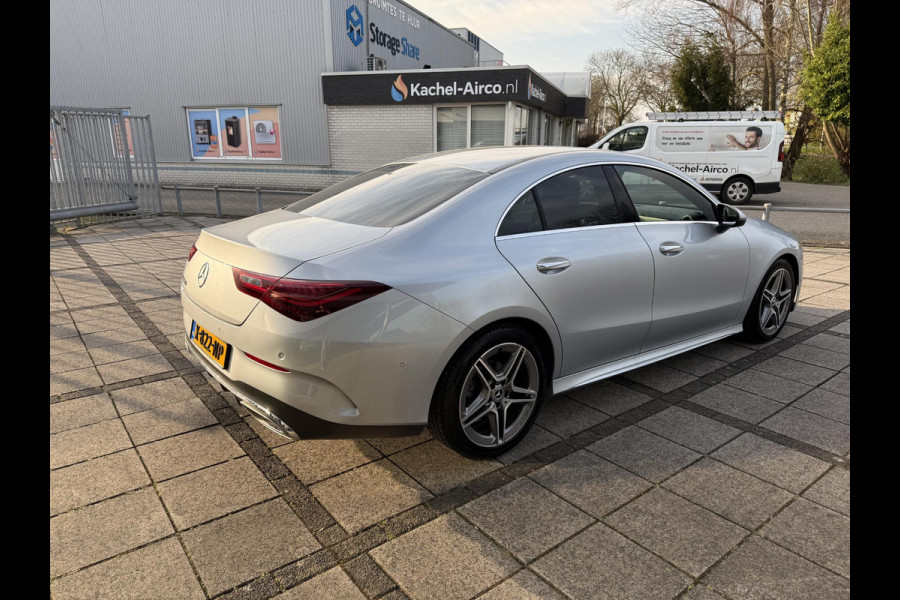 Mercedes-Benz CLA-Klasse Aut. 180 AMG Sport | Trekhaak | Navi | Camera | Sfeer Verlichting | Nieuw Model |