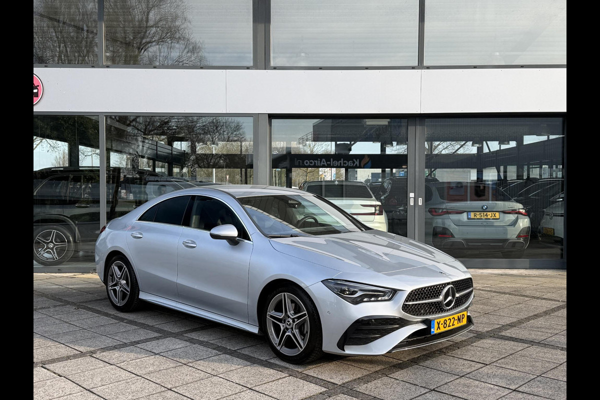 Mercedes-Benz CLA-Klasse Aut. 180 AMG Sport | Trekhaak | Navi | Camera | Sfeer Verlichting | Nieuw Model |