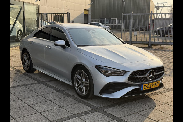 Mercedes-Benz CLA-Klasse Aut. 180 AMG Sport | Trekhaak | Navi | Camera | Sfeer Verlichting | Nieuw Model |