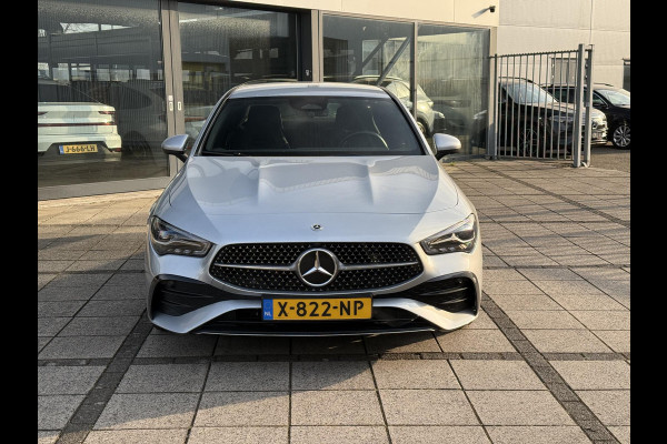 Mercedes-Benz CLA-Klasse Aut. 180 AMG Sport | Trekhaak | Navi | Camera | Sfeer Verlichting | Nieuw Model |