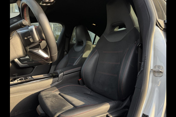 Mercedes-Benz CLA-Klasse Aut. 180 AMG Sport | Trekhaak | Navi | Camera | Sfeer Verlichting | Nieuw Model |