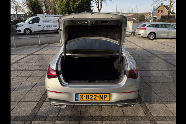 Mercedes-Benz CLA-Klasse Aut. 180 AMG Sport | Trekhaak | Navi | Camera | Sfeer Verlichting | Nieuw Model |