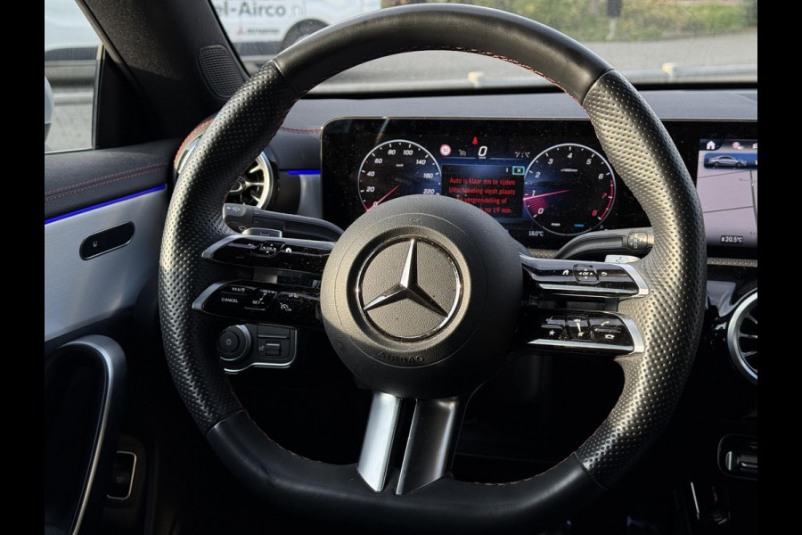 Mercedes-Benz CLA-Klasse Aut. 180 AMG Sport | Trekhaak | Navi | Camera | Sfeer Verlichting | Nieuw Model |