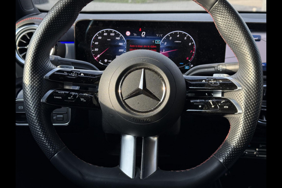 Mercedes-Benz CLA-Klasse Aut. 180 AMG Sport | Trekhaak | Navi | Camera | Sfeer Verlichting | Nieuw Model |